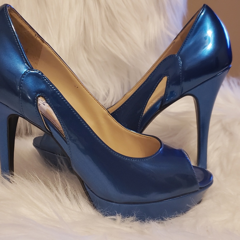 Marc Fisher PEARLESCENT Blue Stilleto Shoes